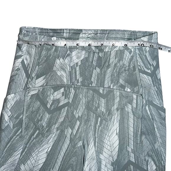 Lululemon Shorts Swift Speed HR 8” Biker Jacquard Silver Blue Run Sz 4 - Picture 6 of 6